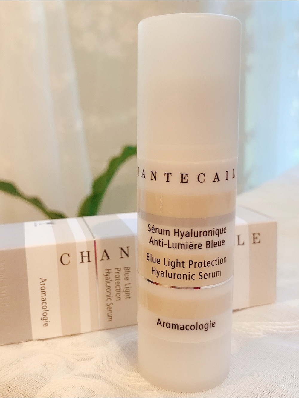 Chantecaille White Cream Blue Light Protection Hyaluronic Serum